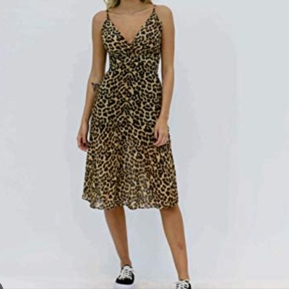 M.Officer Designer Leopard Midi Dress for a Casual Night Out Size 2